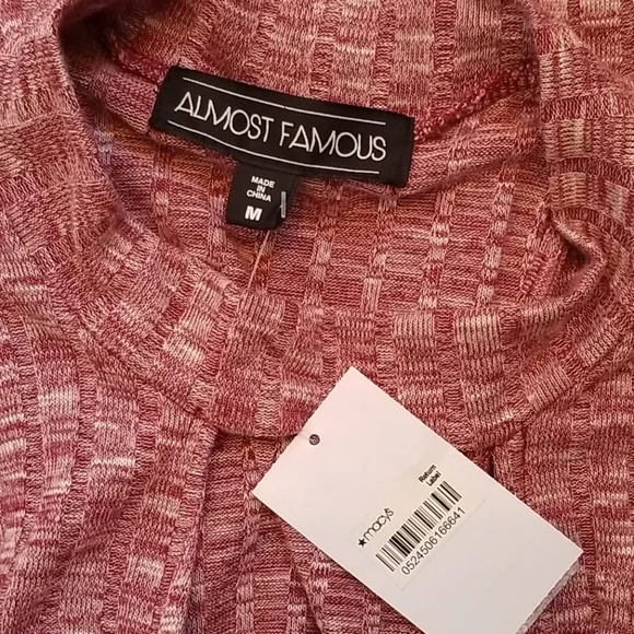 New Woman's pink Almost Famous top.. Medium - Picture 6 of 6